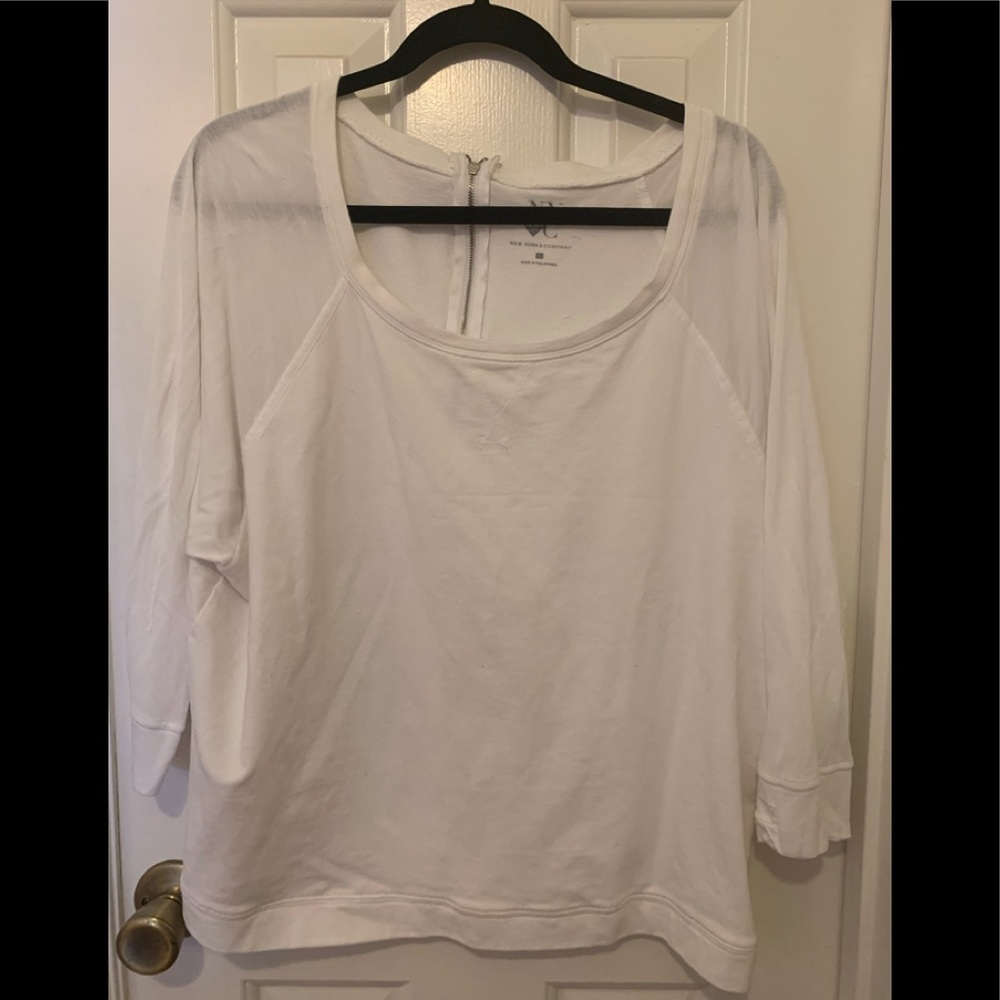 💥3 for $25💥 NY & Co. Women’s Sweatshirt